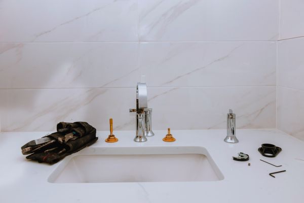 Porcelain Sink Installation in Madera